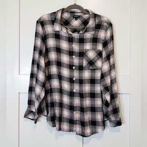 Torrid Flannel Lightweight Button Down Light Pink & Black Plaid Size 2X
